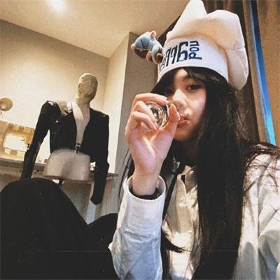 隐藏